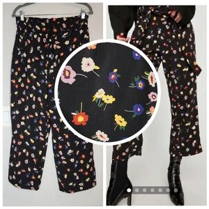 Zara Wideleg flowy belted pleated crop floral pants. Pockets. Size medium
